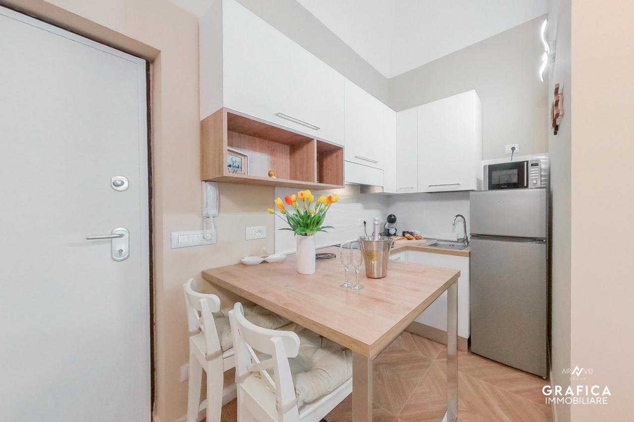 Ameli Home Luxury Apartment Таранто Экстерьер фото